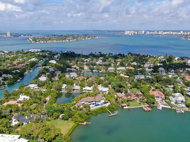 Vista aerea dell'isola barriera di Siesta Key nel Golfo del Messico costa di Sarasota Florida USA