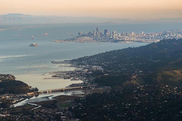 Vista aerea della Bay Area da East Peak a Mt. Tamalpais