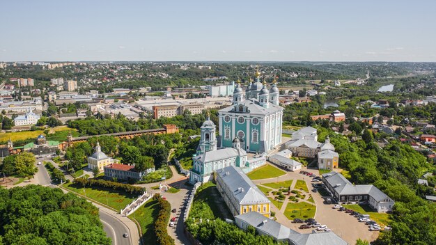 Vista aerea della Cattedrale dell'Assunzione nella città di Smolensk