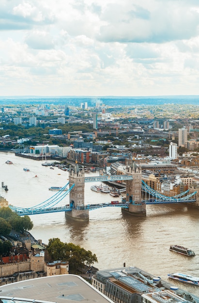 Vista aerea della città di Londra con il Tamigi, Regno Unito