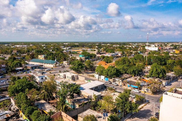 Vista aerea della città di Tulum da sopra Un piccolo villaggio messicano