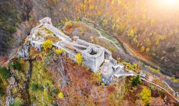 Vista aerea della cittadella di Poenari