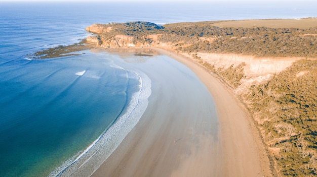 Vista aerea della Great Ocean Road al tramonto, Victoria, Australia