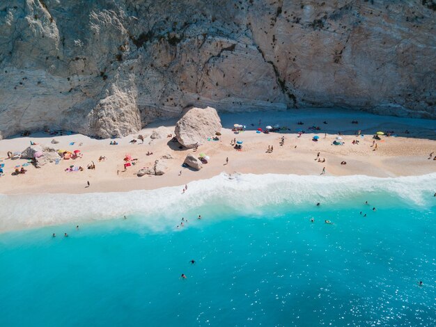 Vista aerea della spiaggia di Porto Katsiki sull'isola di lefkada