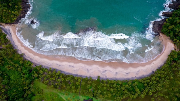 Vista aerea della spiaggia di Prainha a Itacare Bahia Brasile