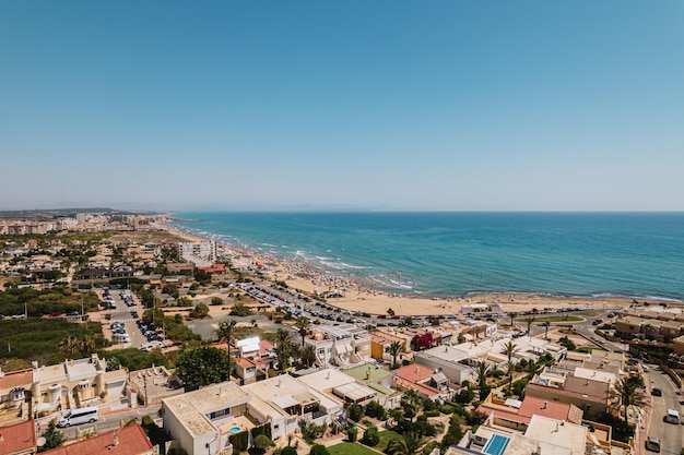 Vista aerea della spiaggia di Torre la Mata Alicante durante la soleggiata giornata estiva Costa Blanca Spagna