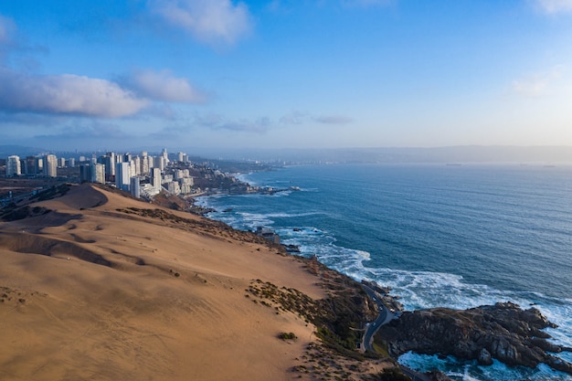 Vista aerea delle dune e degli edifici del concon