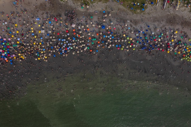 Vista aerea delle spiagge della città di Lima sulla Costa Verde