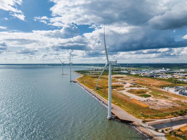 Vista aerea delle turbine eoliche verde energia ecologica generazione di energia eolica campo ecologico