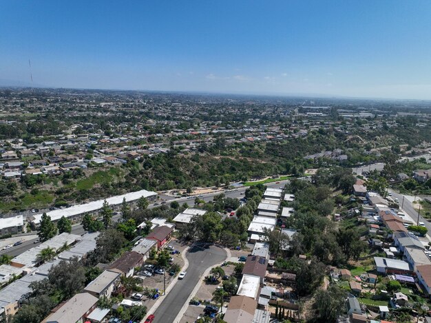 Vista aerea di case residenziali e condomini nel quartiere sud di San Diego, in California, USA