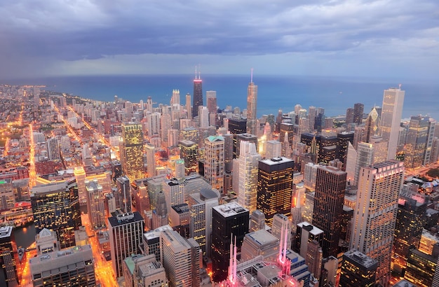 Vista aerea di Chicago al crepuscolo