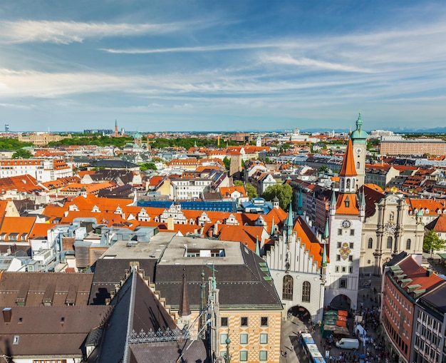 Vista aerea di Munich Marienplatz e Altes Rathaus Baviera Germania