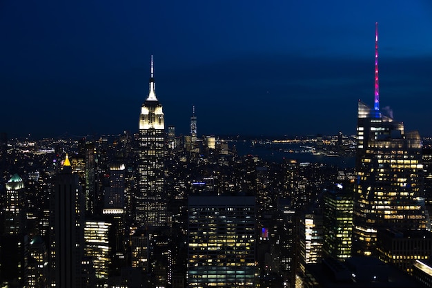 Vista aerea di New York di notte Manhattan USA