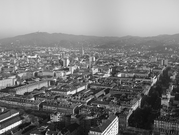 Vista aerea di Torino in bianco e nero