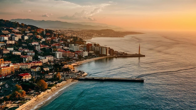 Vista aerea di una città sulla costa della Turchia