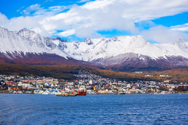 Vista aerea di Ushuaia. Ushuaia è la capitale della provincia della Terra del Fuoco in Argentina.