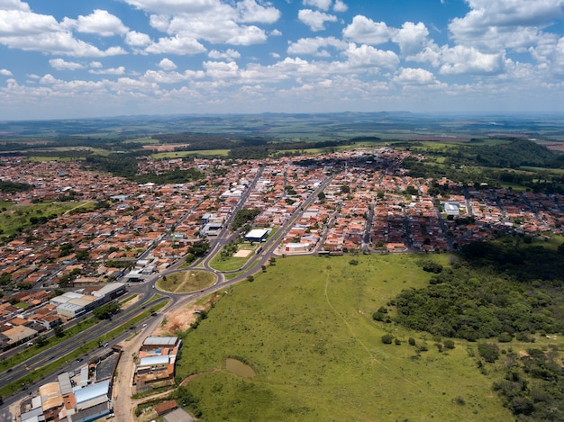 Vista aerea nella città di Santa Rosa do Viterbo, Sao Paulo, Brasile.