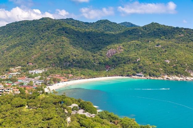 Vista aerea panoramica dell'isola di Koh Phangan, Thailandia