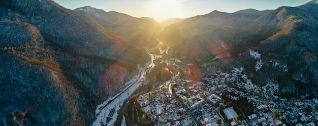 Vista aerea panoramica su Krasnaya Polyana Sochi Russia