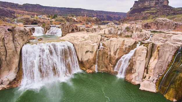 Vista aerea sulle cascate Shoshone nell'Idaho sopra le acque