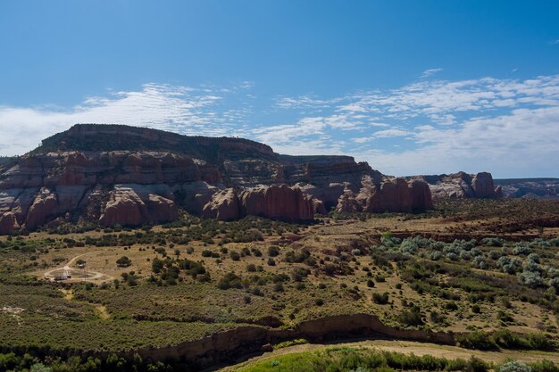 Vista aerea una scena del paesaggio del deserto di montagna del Canyon in Arizona