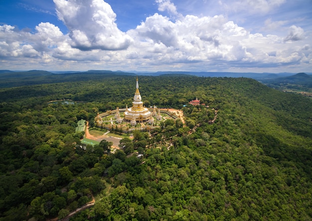 Vista aerea Wat Pha Nam Yoi, tempio di Pha Nam Yoi, Roi et Tailandia