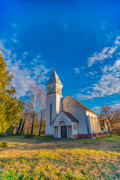 Vista alla chiesa riformata (calvinista) a Novi Sad, Serbia