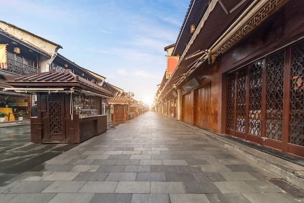 Vista antica della via di Qinghefang nella provincia di Zhejiang della città di Hangzhou Cina