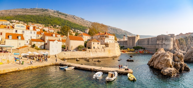 Vista da Fort Lovrijenac a Dubrovnik Centro storico in Croazia al tramonto