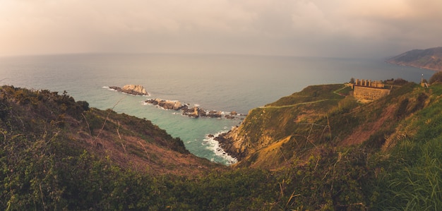 Vista da Zarautz e Getaria sulla costa dei Paesi Baschi.