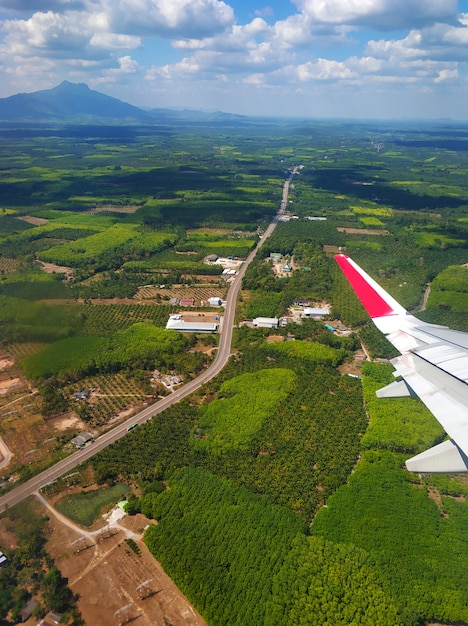 Vista dal finestrino dell'aereo a terra