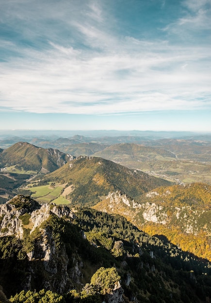 Vista dal parco nazionale delle montagne Mala Fatra Paesaggio montano panoramico a Orava Slovacchia
