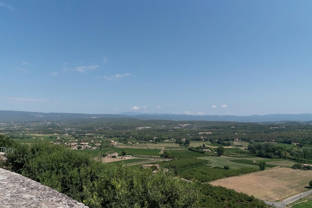 Vista dal villaggio collinare di Menerbes Luberon Provence Francia