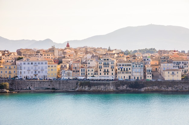 Vista dall'acqua, Grecia della città di Corfù