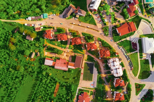 Vista dall'alto alla strada della vecchia città europea