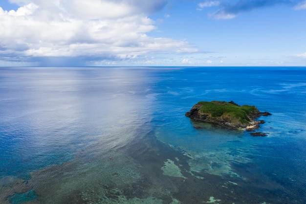 Vista dall'alto Capo Hirakubozaki nell'isola di Ishigaki