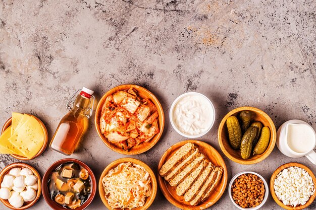 Vista dall'alto dei probiotici alimentari fermentati