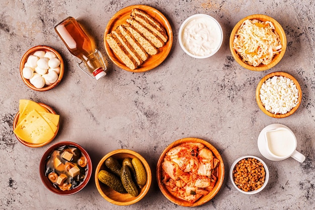 Vista dall'alto dei probiotici alimentari fermentati