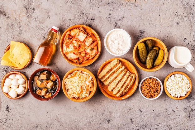 Vista dall'alto dei probiotici alimentari fermentati