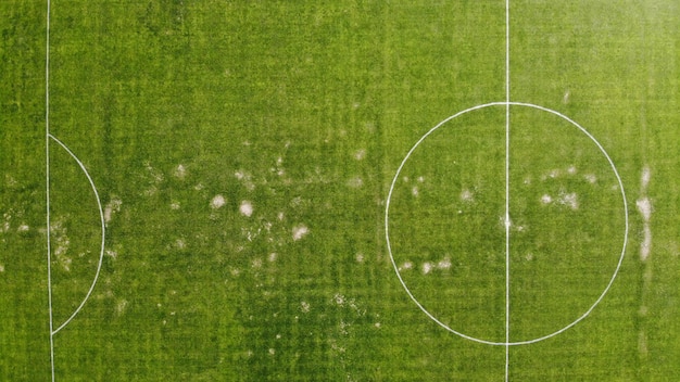 Vista dall'alto del campo di calcio.