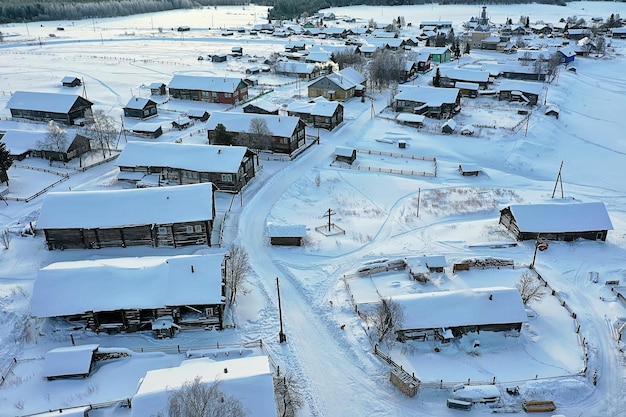 vista dall'alto del villaggio di kimzha, paesaggio invernale distretto russo di arkhangelsk del nord