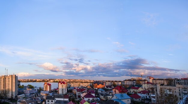 Vista dall'alto della città di Ternopil