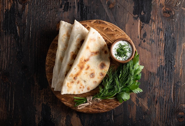 Vista dall'alto della focaccia tradizionale della cucina turca di Gozleme