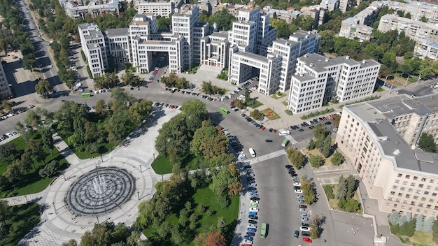 Vista dall'alto della piazza nel centro della città di Kharkov