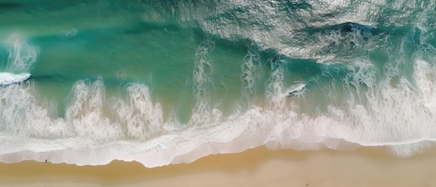 Vista dall'alto di una bellissima spiaggia tropicale con onde del mareVista aerea Scatto panoramico IA generativa