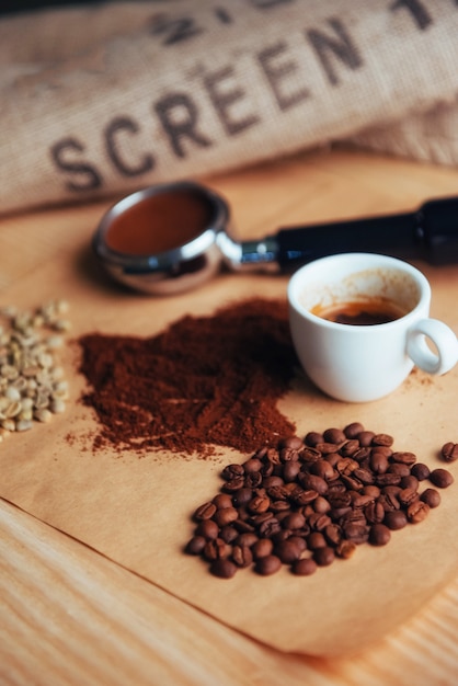 Vista dall'alto di una tazza di caffè tre diverse varietà