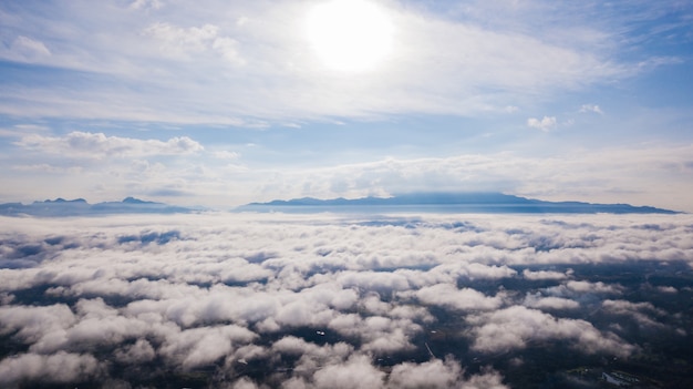 vista dall&#39;alto foto dal drone volante