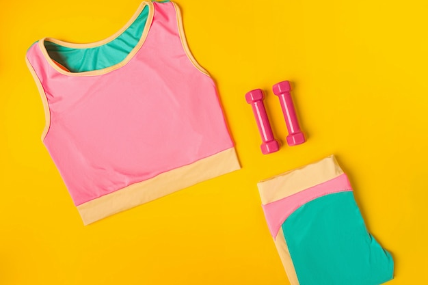 Vista dall'alto mockup flat lay sport e sfondo fitness