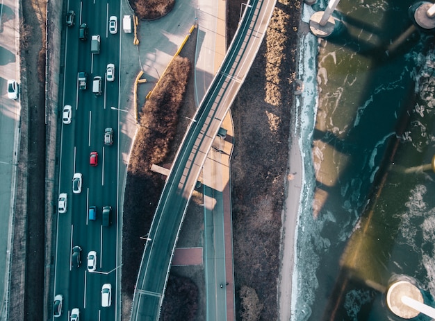 Vista dall'alto su strade e lato fiume a Seoul