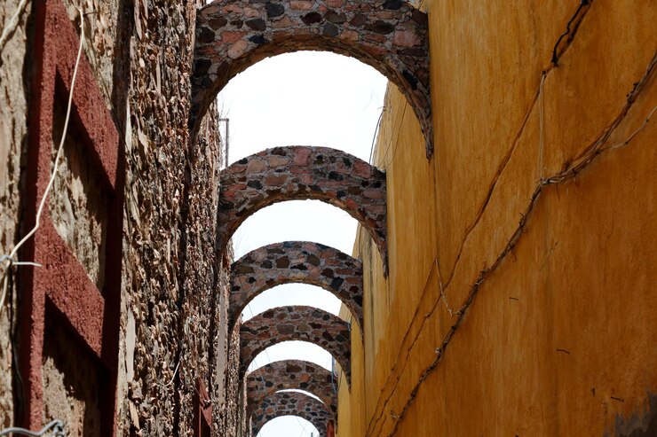 Foto vista dall'angolo basso dell'edificio storico